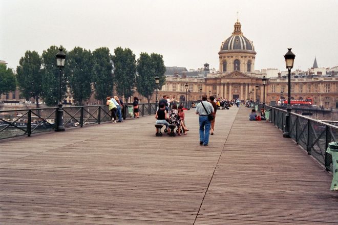 Pont des Arts mit dem Institut de France