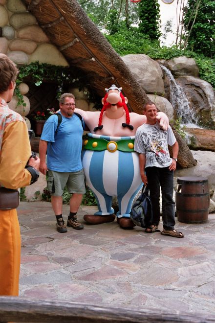 Gregor und Niki treffen Obelix