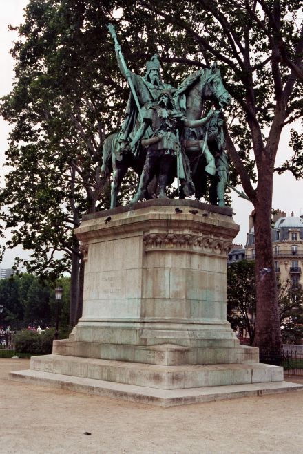 Reiterstandbild von Karl dem Großen vor Notre Dame
