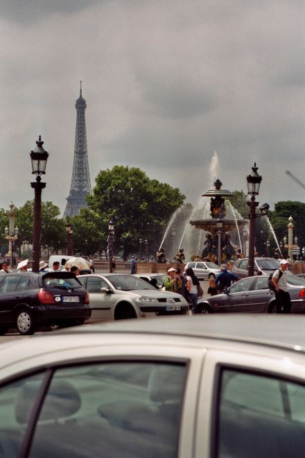 Place de la Concorde mit Blick auf den Eiffelturm